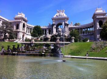 Taxi pour une visite touristique sur Marseille, Avignon, les Baux de Provenvce