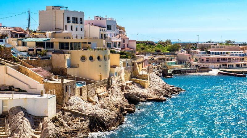 Commander un taxi aéroport de Marseille Provence Marignane vers Marseille 13015